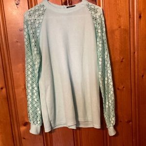 Size Large Women’s MIHOLL top